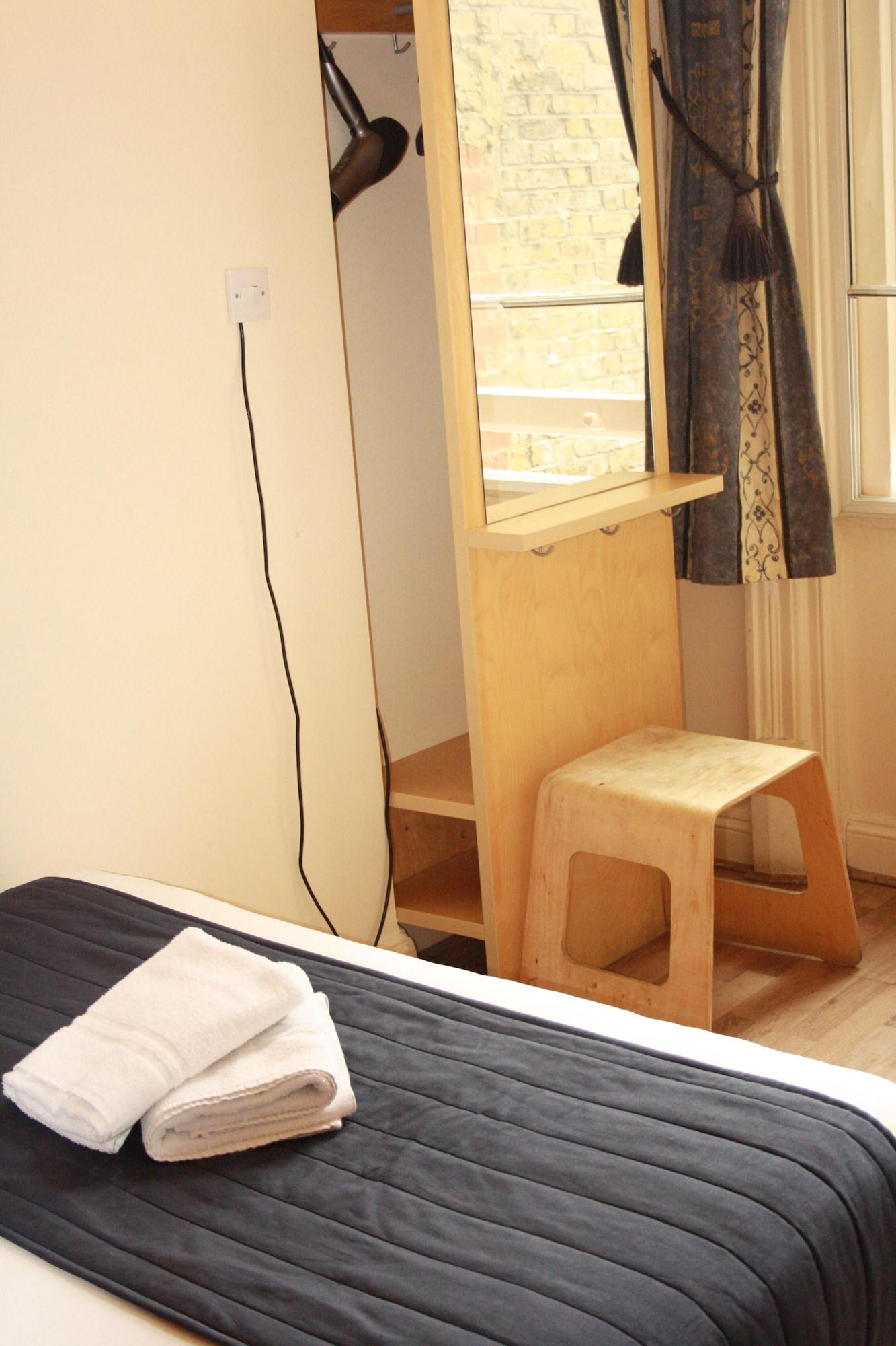Hotel St 4*