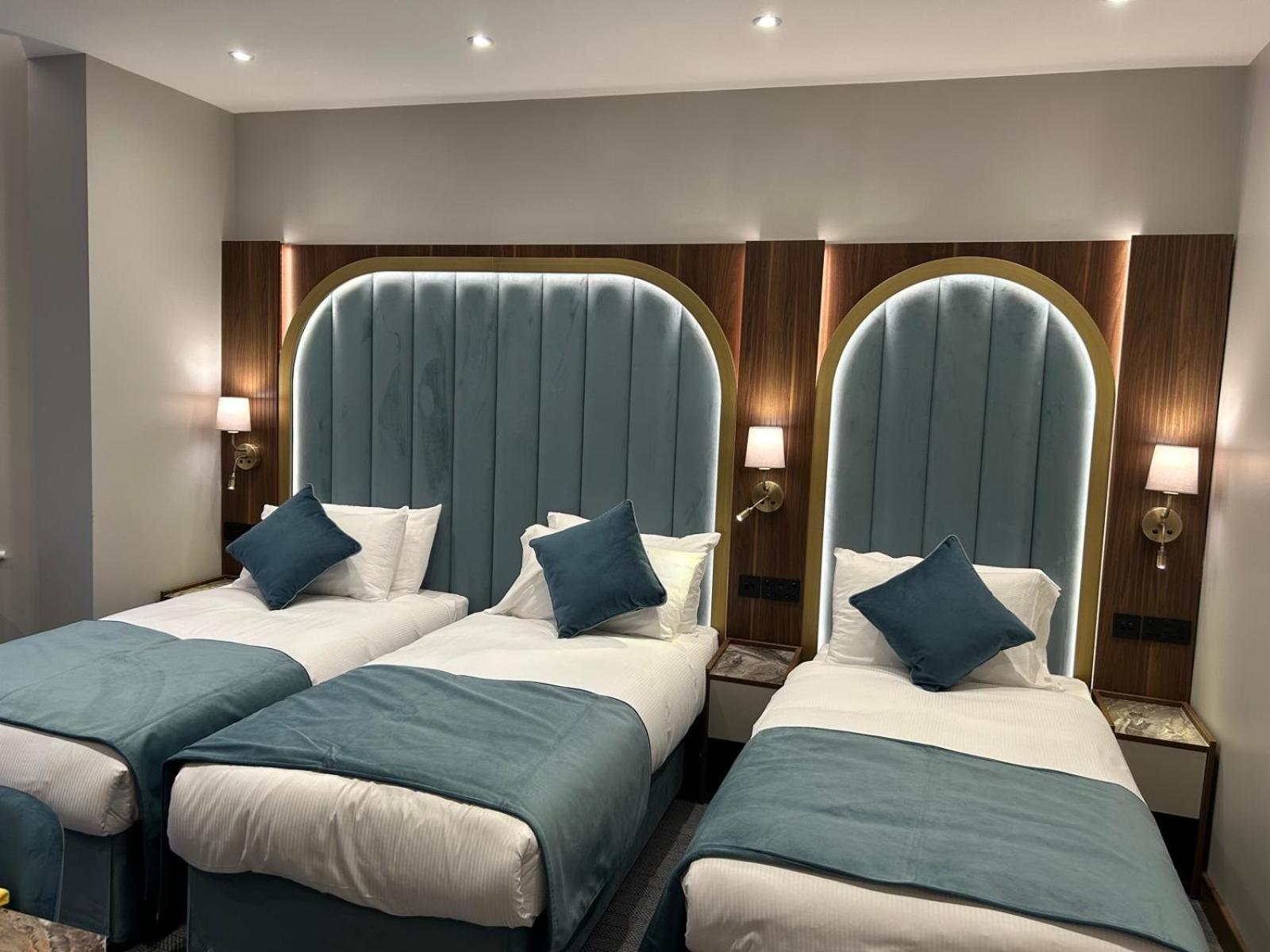 Hotel St 4*