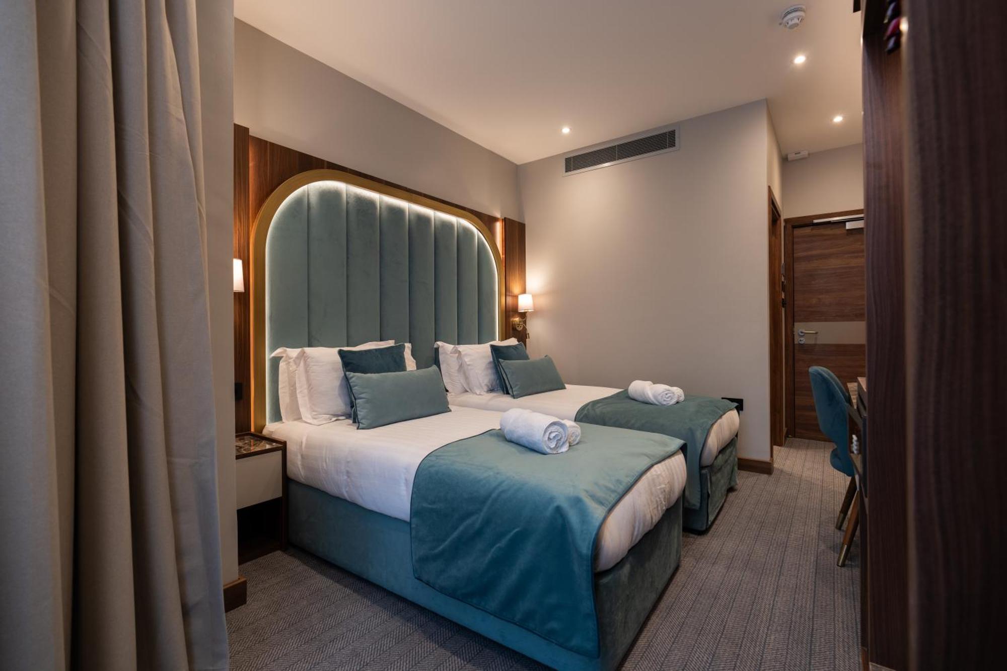 St Hotel London